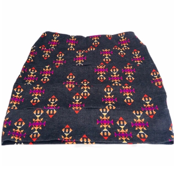 Nollie Tribal Aztec Print Gray Skirt Size Medium - Picture 6 of 6